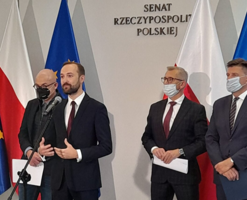 30 września odbyła się w Senacie RP konferencja prasowa na temat ustawy znoszącej zakaz handlu w niedziele z udziałem Ryszarda Petru, wicemarszałka Michała Kamińskiego i senatora Krzysztofa Kwiatkowskiego. Na konferencji wystąpił też Dyrektor Zarządzający Fundacji Wolności Gospodarczej Marek Tatała. 