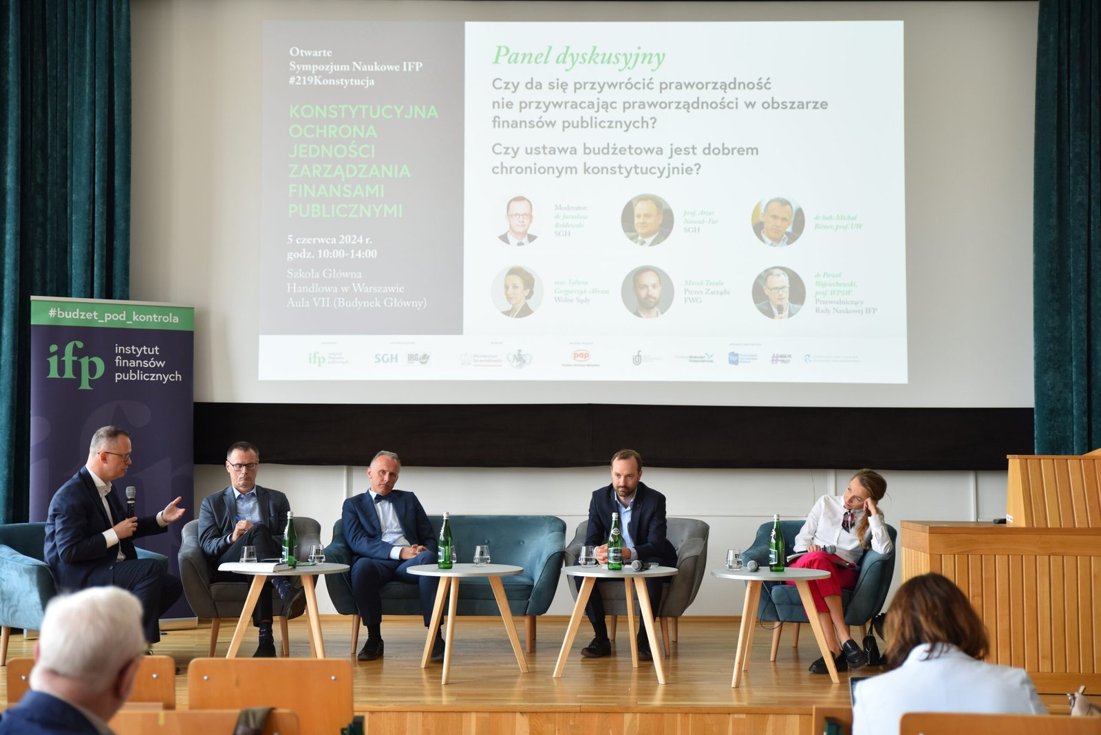 Bez jedności i przejrzystości finansów publicznych nie ma demokracji - mówili eksperci podczas pierwszego sympozjum naukowego Instytutu Finansów Publicznych pt. “Konstytucyjna ochrona jedności zarządzania finansami publicznymi”, które odbyło się w czerwcu w Warszawie. 