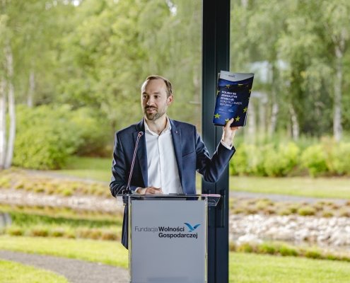 Fundacja Wolności Gospodarczej ma już 3 lata. Z tej okazji, 15 czerwca, w siedzibie firmy Press Glass odbyło się spotkanie w gronie akademików, polityków, działaczy organizacji pozarządowych i przyjaciół FWG. Goście podsumowali czerwcowe wybory do Parlamentu Europejskiego oraz dyskutowali o budowie pozytywnego wizerunku liberalizmu, którego fundamentalną składową jest wolność gospodarcza.