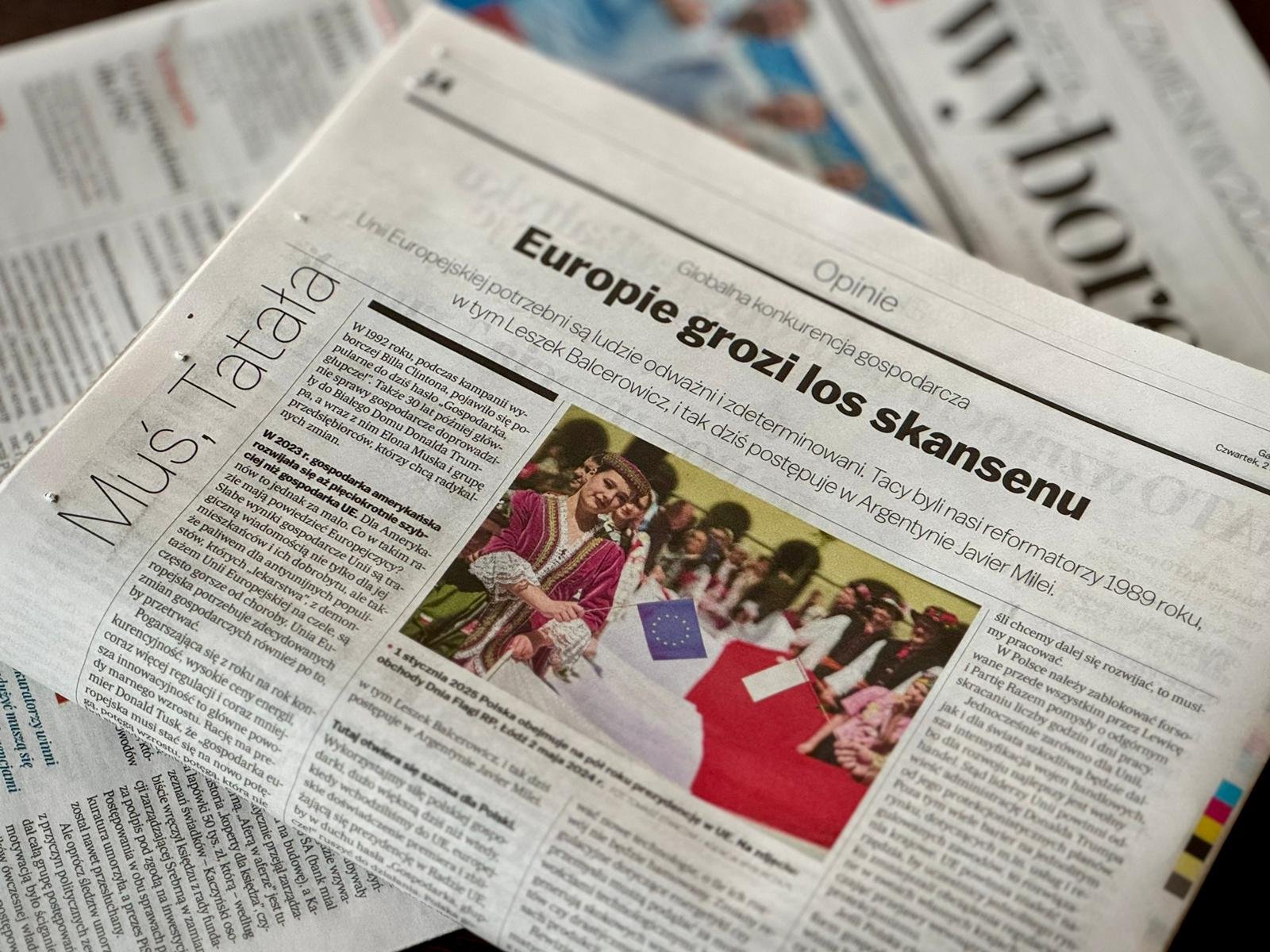 Spadająca konkurencyjność, wysokie koszty energii i biurokratyczny marazm grożą przekształceniem Unii Europejskiej w gospodarczy skansen. Czy Polska, z doświadczeniem transformacji i nadchodzącą prezydencją w Radzie UE, może dać impuls do odważnych reform? O najważniejszych wyzwaniach dla Europy piszą Arkadiusz Muś i Marek Tatała w „Gazecie Wyborczej”.